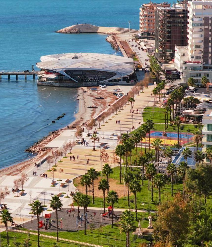 Taulantia, Durrës — bregdeti dhe qyteti